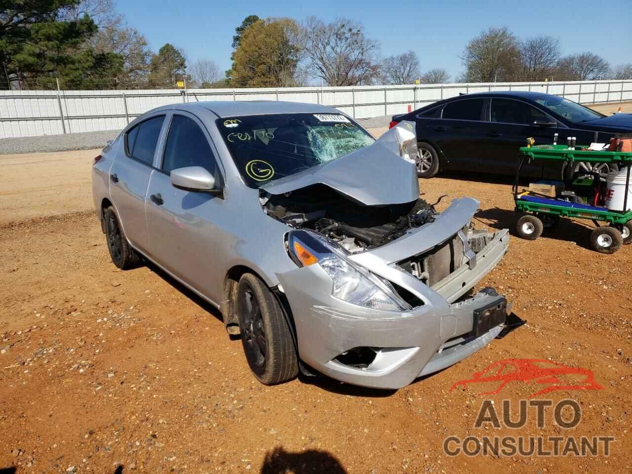 NISSAN VERSA 2019 - 3N1CN7AP7KL810818