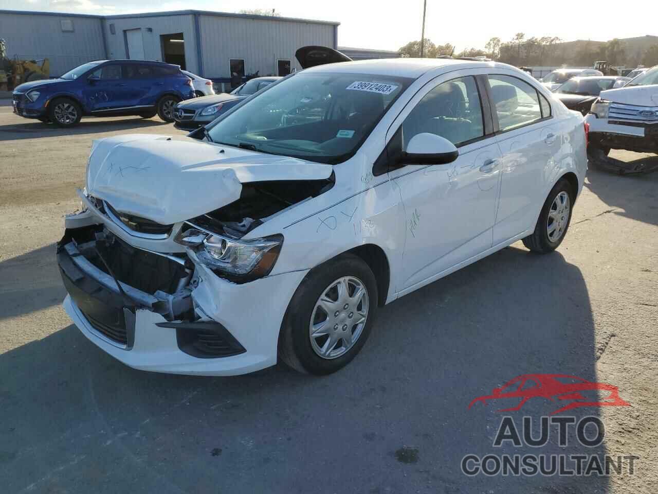 CHEVROLET SONIC 2017 - 1G1JB5SH8H4176001