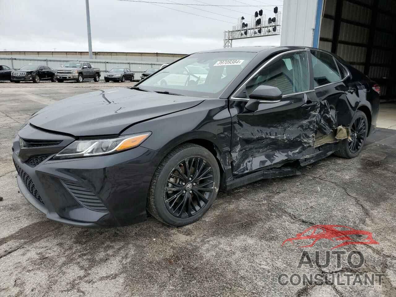 TOYOTA CAMRY 2018 - 4T1B11HK5JU563942
