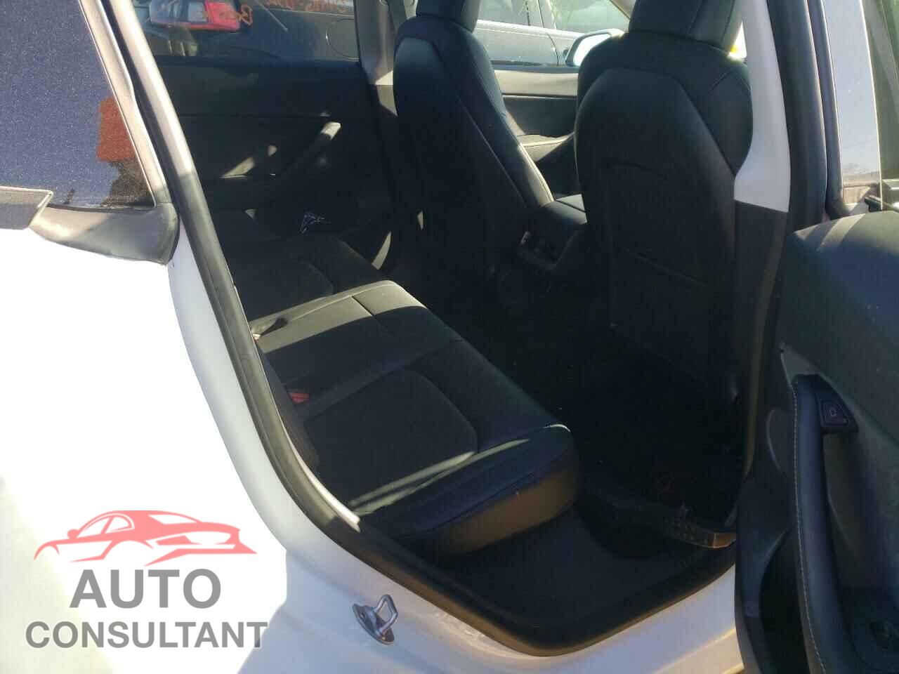 TESLA MODEL Y 2021 - 5YJYGDEE1MF122304