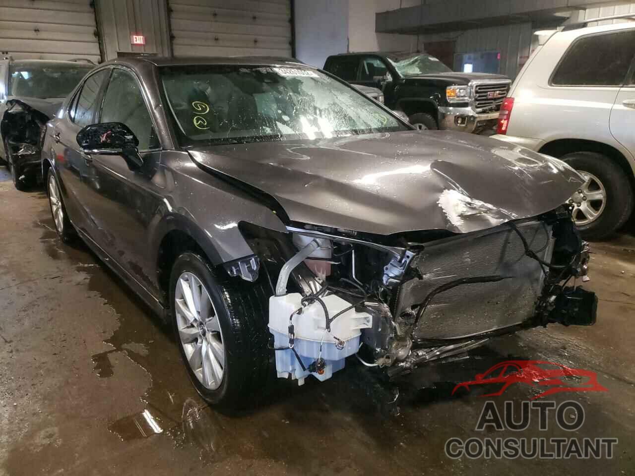 TOYOTA CAMRY 2018 - 4T1B11HK1JU033595