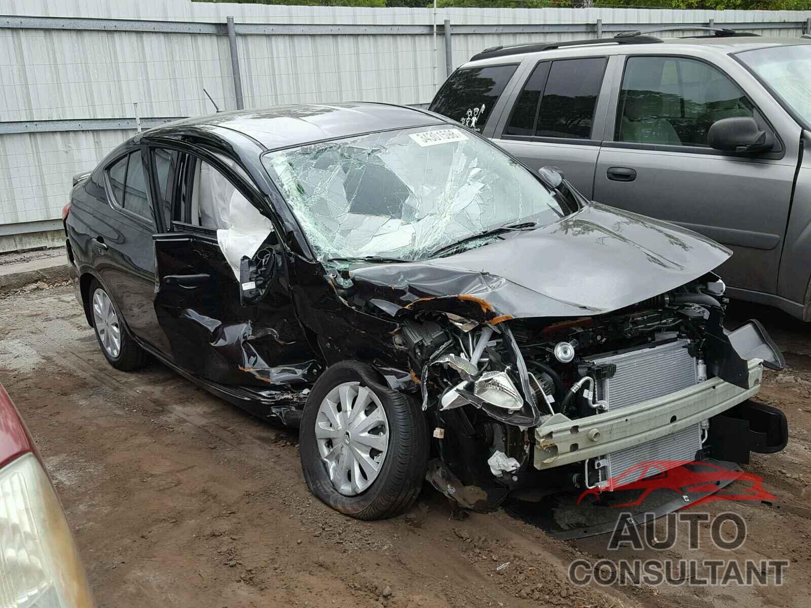 NISSAN VERSA 2018 - 3N1CN7AP8JL833717