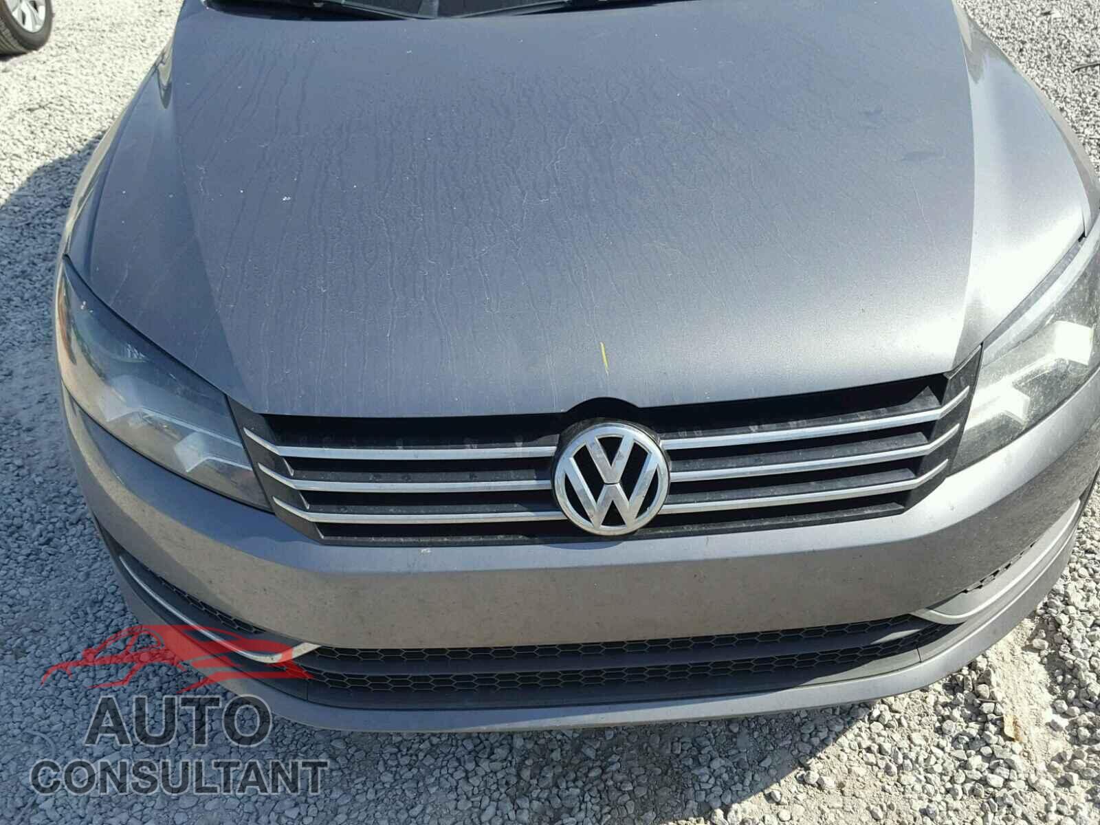 VOLKSWAGEN PASSAT 2015 - 1VWAT7A33FC023645
