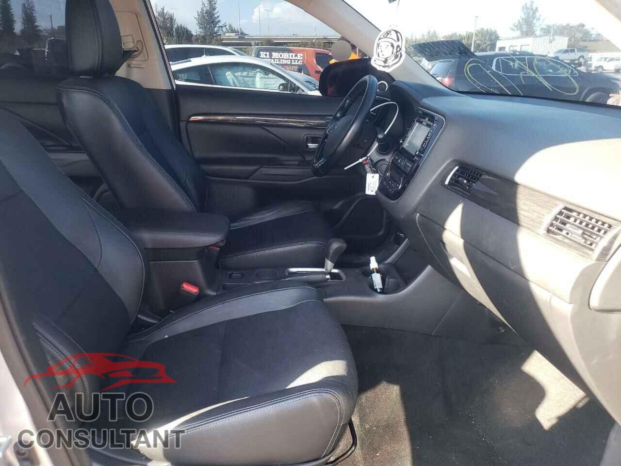 MITSUBISHI OUTLANDER 2016 - JA4AD3A33GZ007723