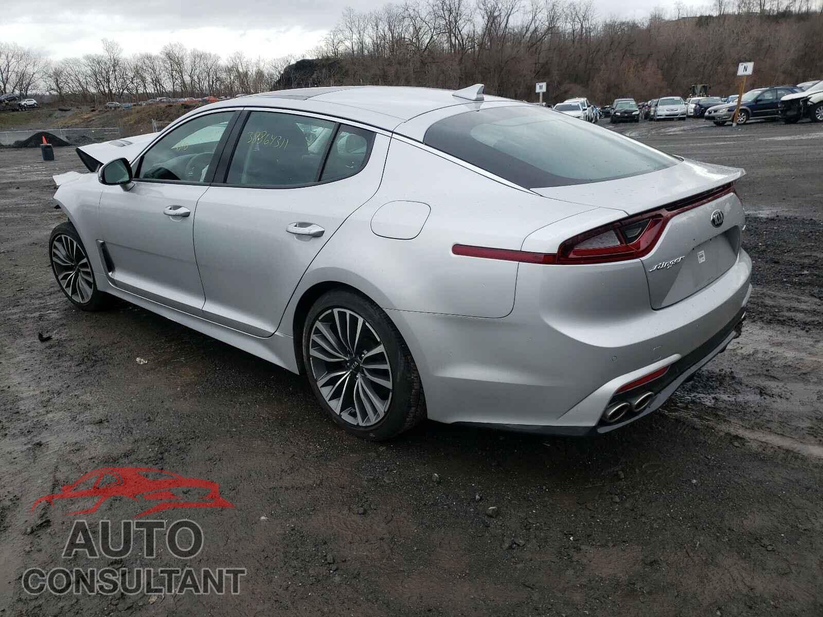KIA STINGER 2018 - KNAE25LA8J6025709