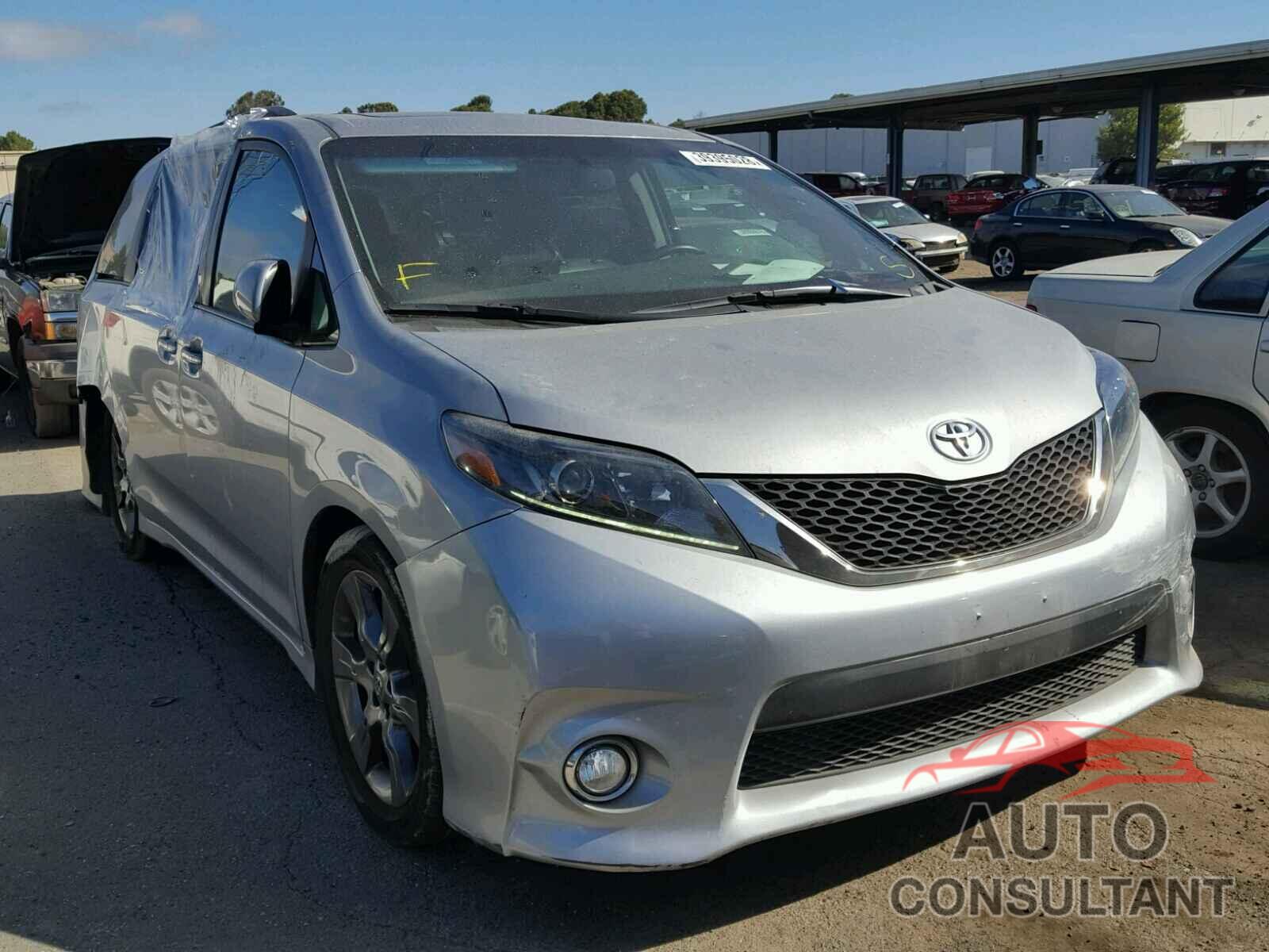 TOYOTA SIENNA 2015 - 5TDXK3DC8FS685594