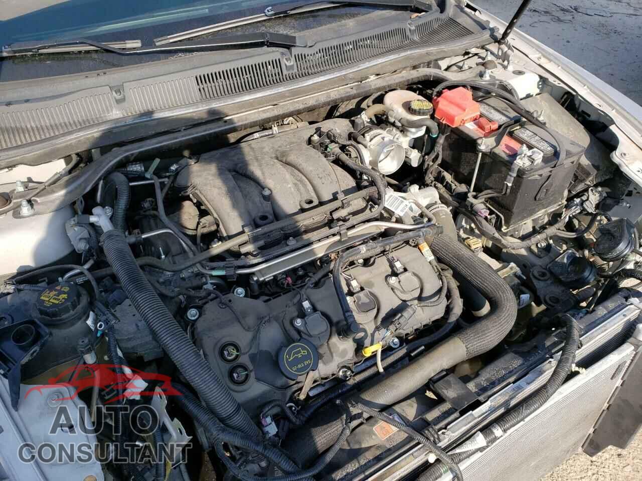 FORD TAURUS 2018 - 5NPD74LF2HH195862