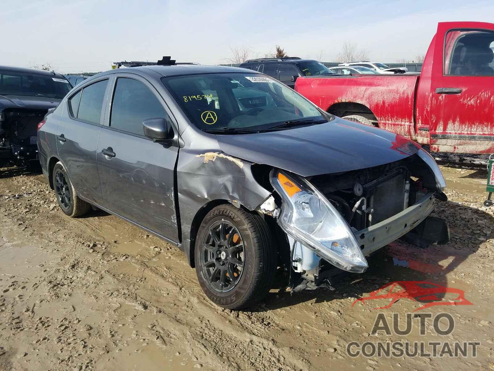 NISSAN VERSA 2018 - 3N1CN7AP8JL819574