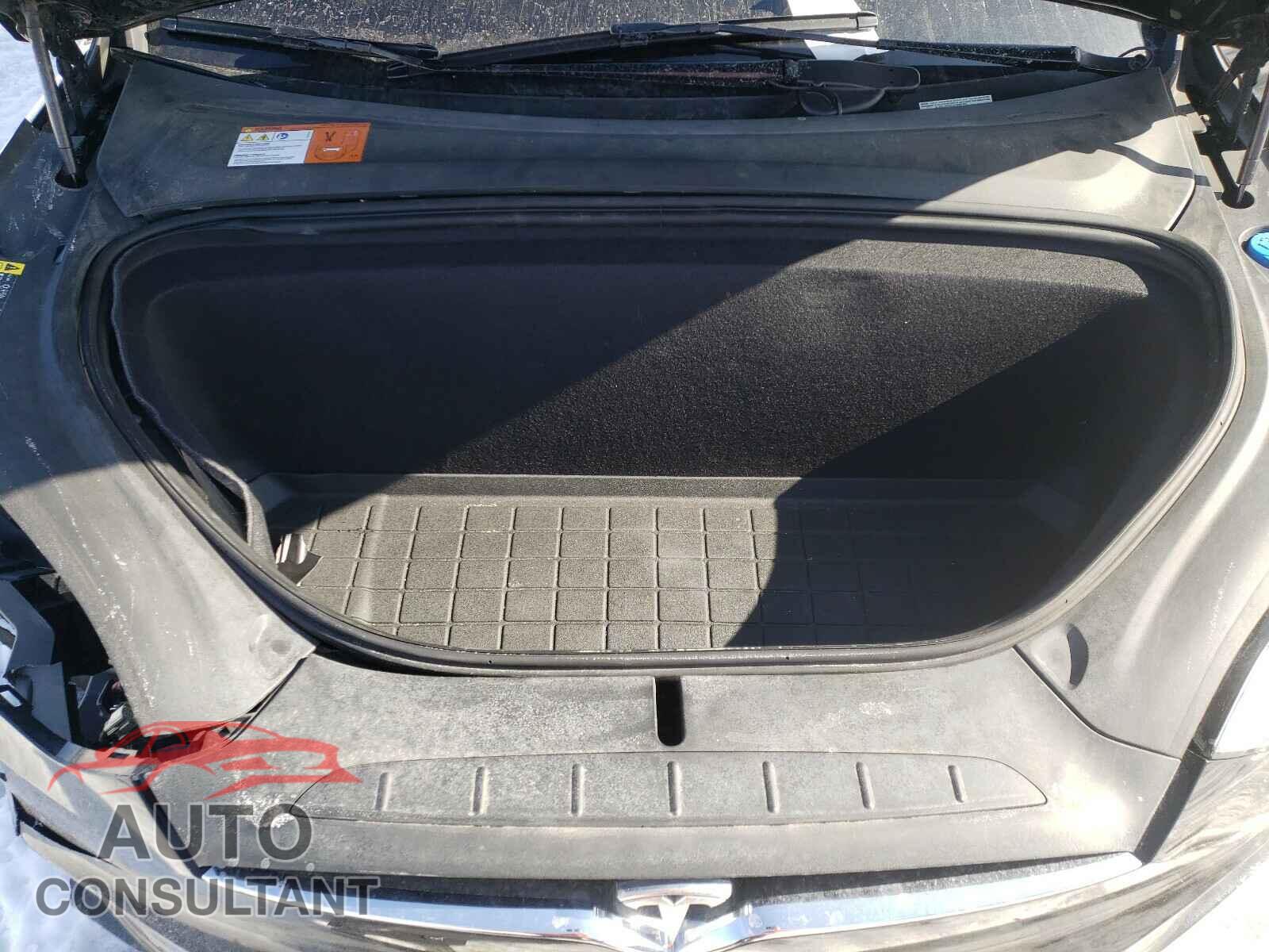 TESLA MODEL X 2017 - 5YJXCBE20HF057663