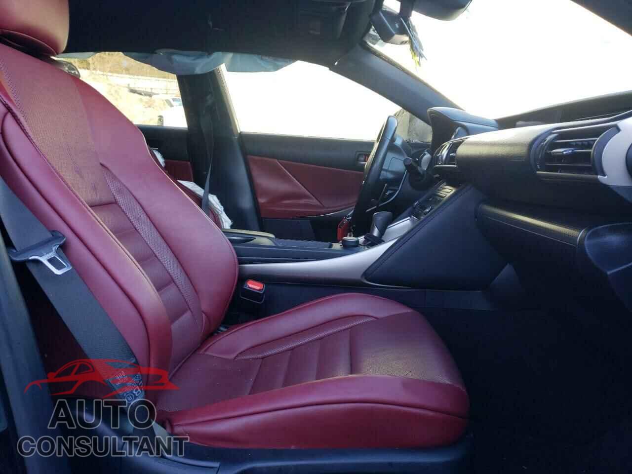 LEXUS IS 2018 - JTHBA1D20J5073914