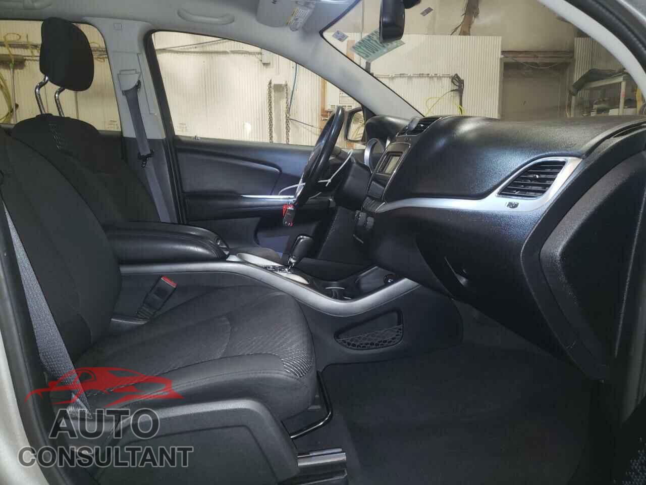 DODGE JOURNEY 2017 - 3C4PDDGG7HT521003