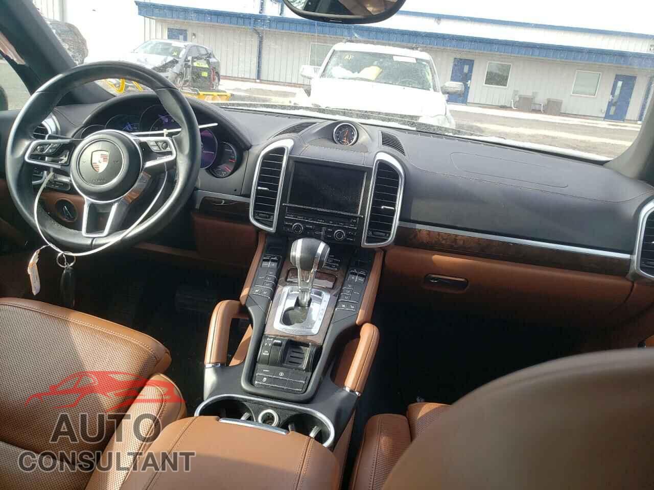 PORSCHE CAYENNE 2016 - WP1AA2A27GKA11748