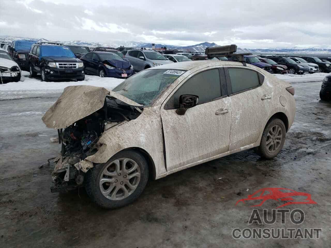 TOYOTA YARIS 2017 - 3MYDLBYV2HY186373