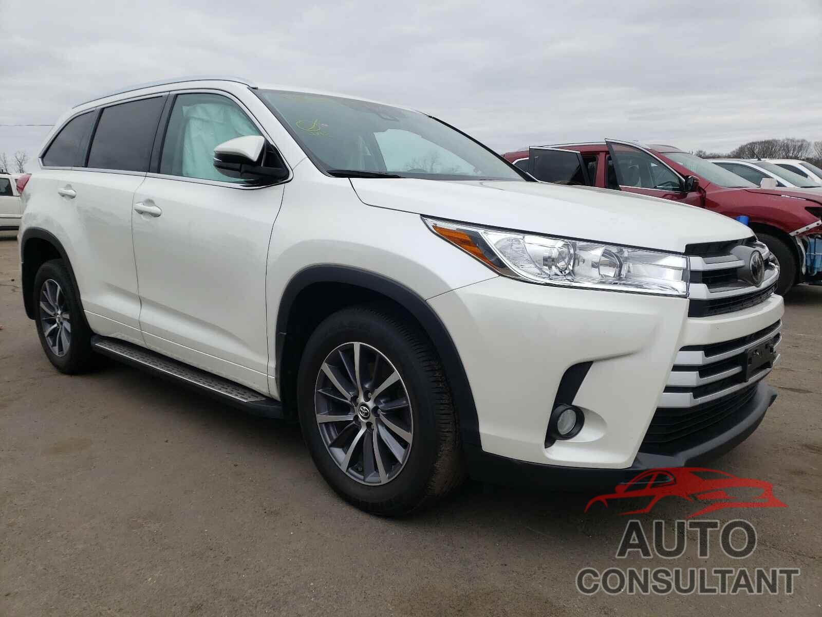 TOYOTA HIGHLANDER 2018 - 5TDJZRFH1JS820811