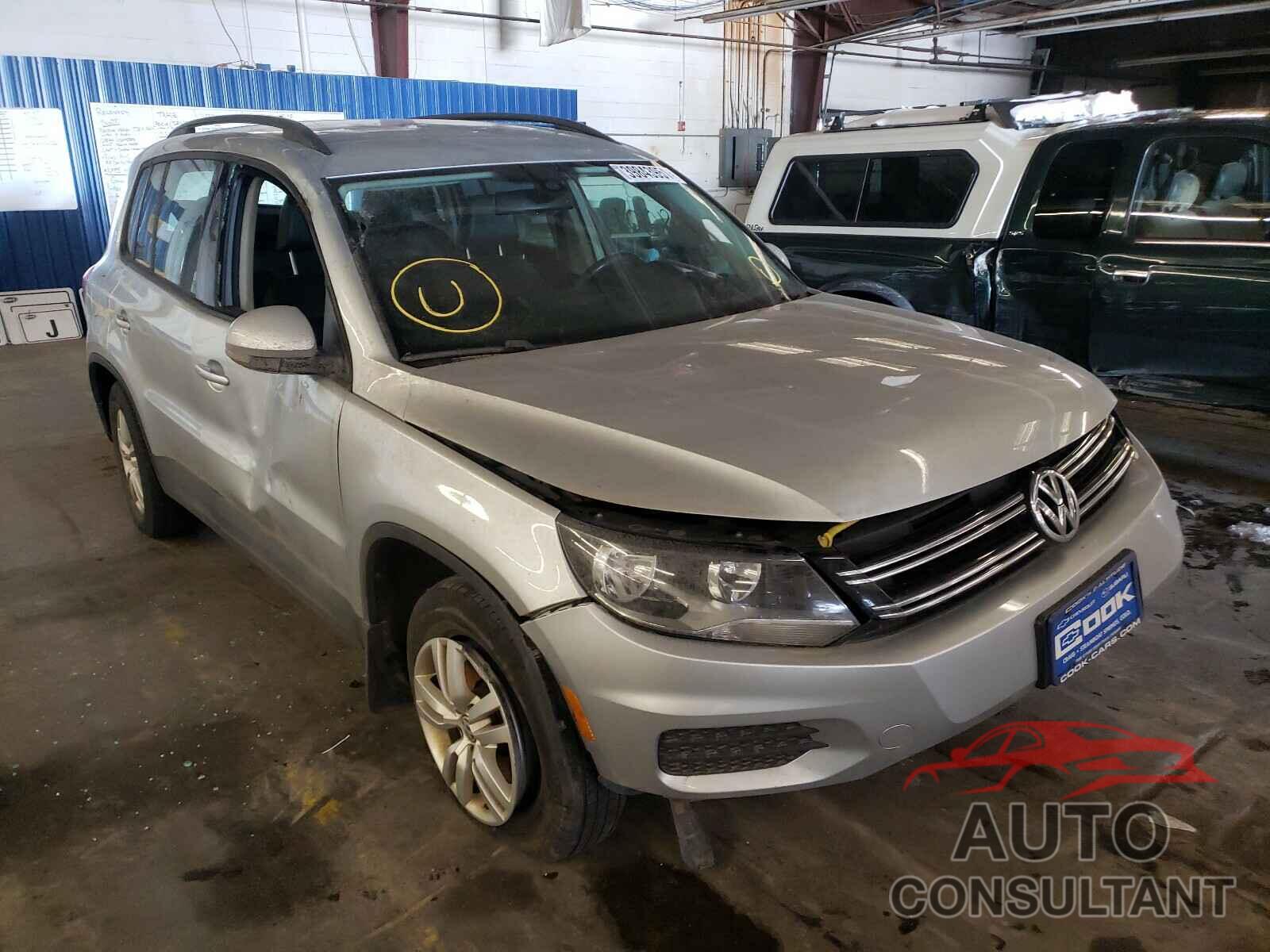 VOLKSWAGEN TIGUAN 2017 - WVGBV7AX0HK000316
