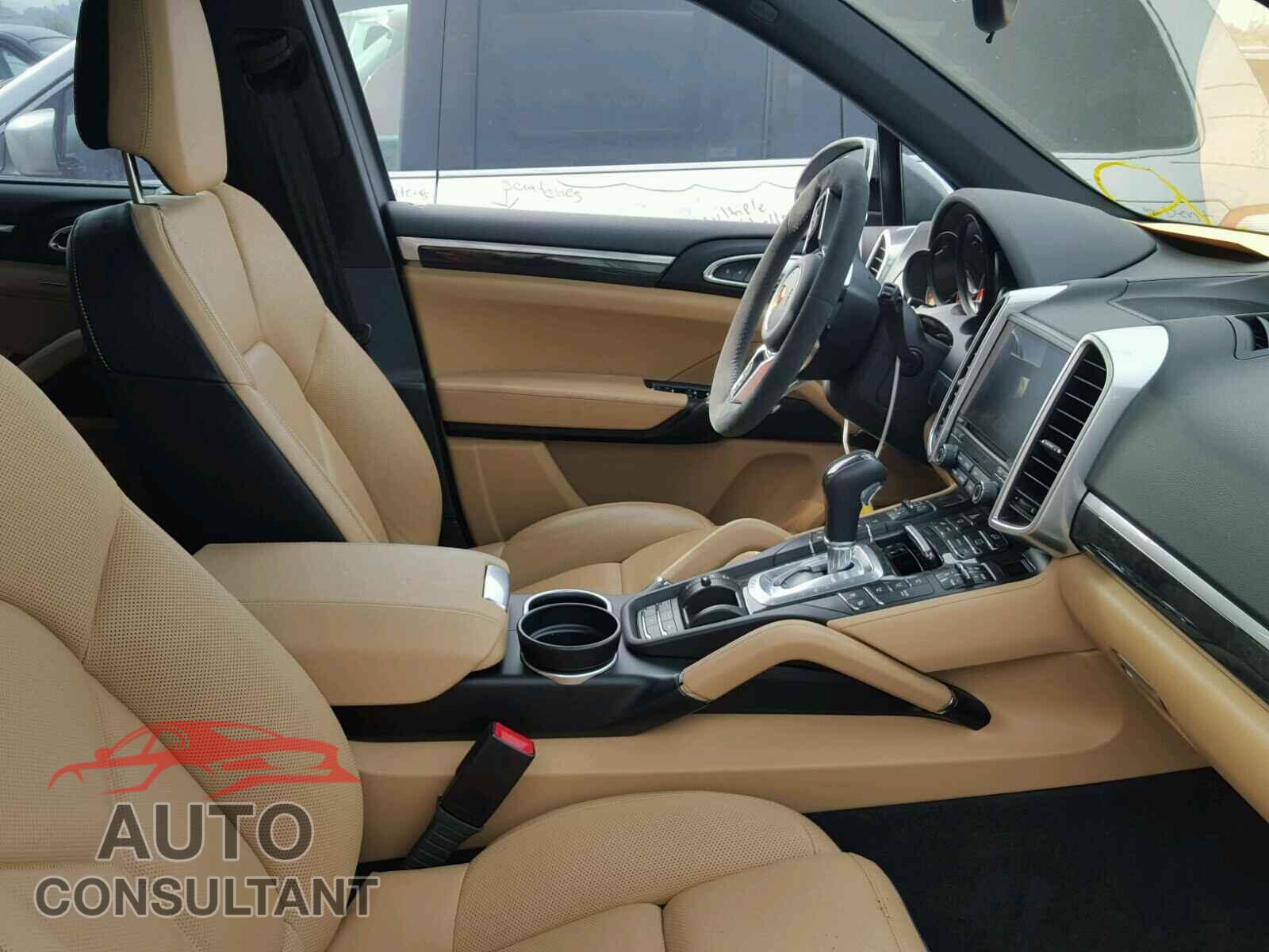 PORSCHE CAYENNE 2017 - WP1AB2A22HLA51146