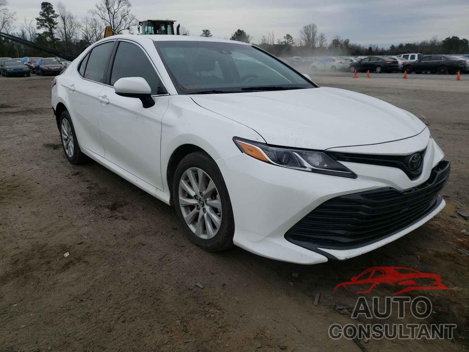 TOYOTA CAMRY 2018 - 4T1B11HK1JU144468