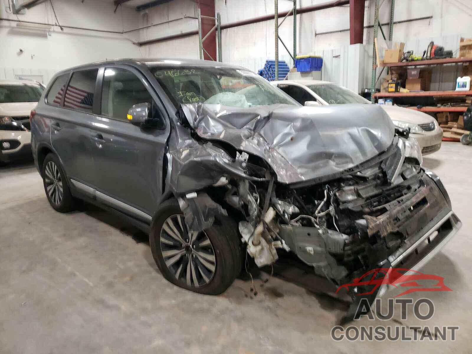 MITSUBISHI OUTLANDER 2019 - JA4AD3A37KZ046632