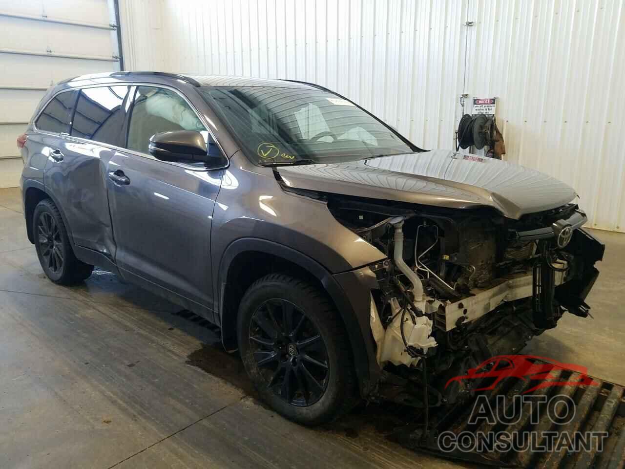 TOYOTA HIGHLANDER 2019 - 5TDJZRFH0KS707286