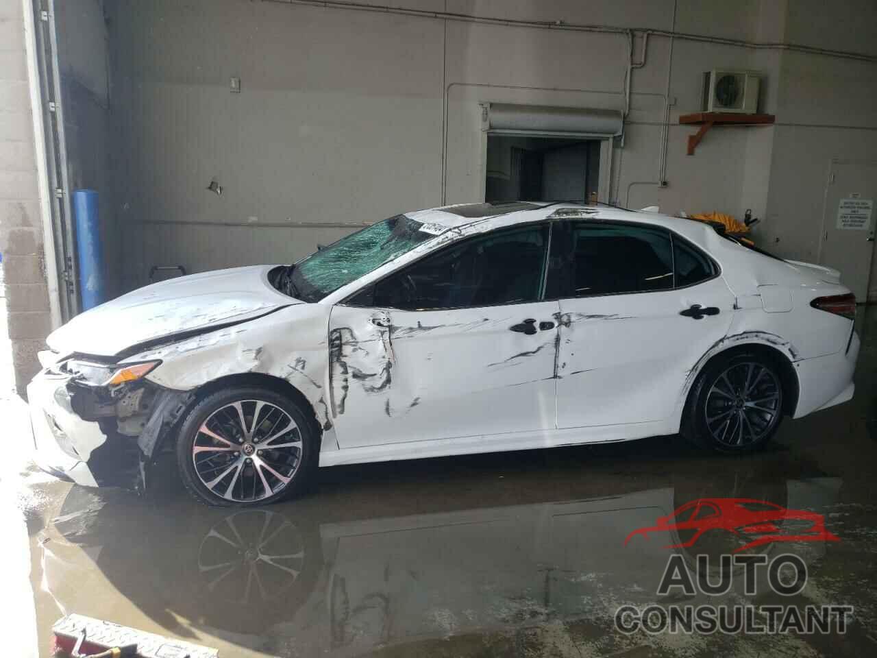 TOYOTA CAMRY 2020 - 4T1G11BKXLU014674