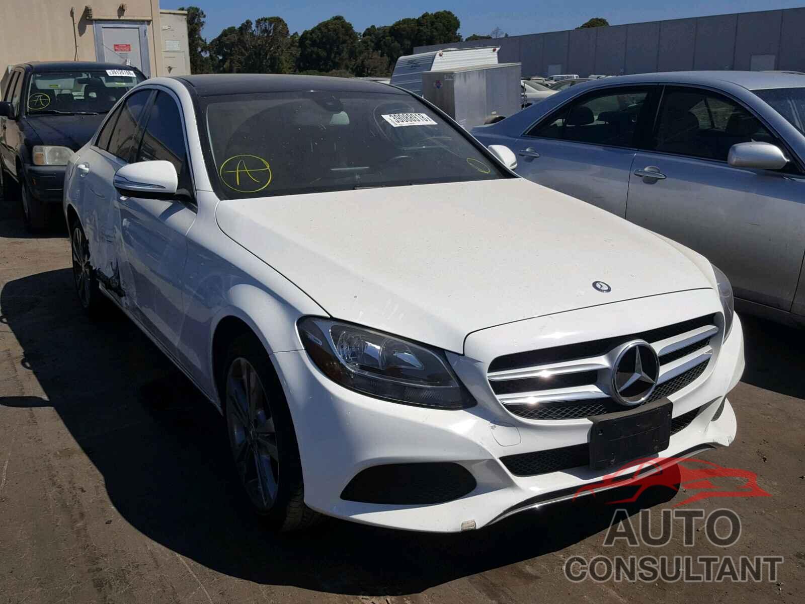 MERCEDES-BENZ C300 2015 - 55SWF4KB6FU023421