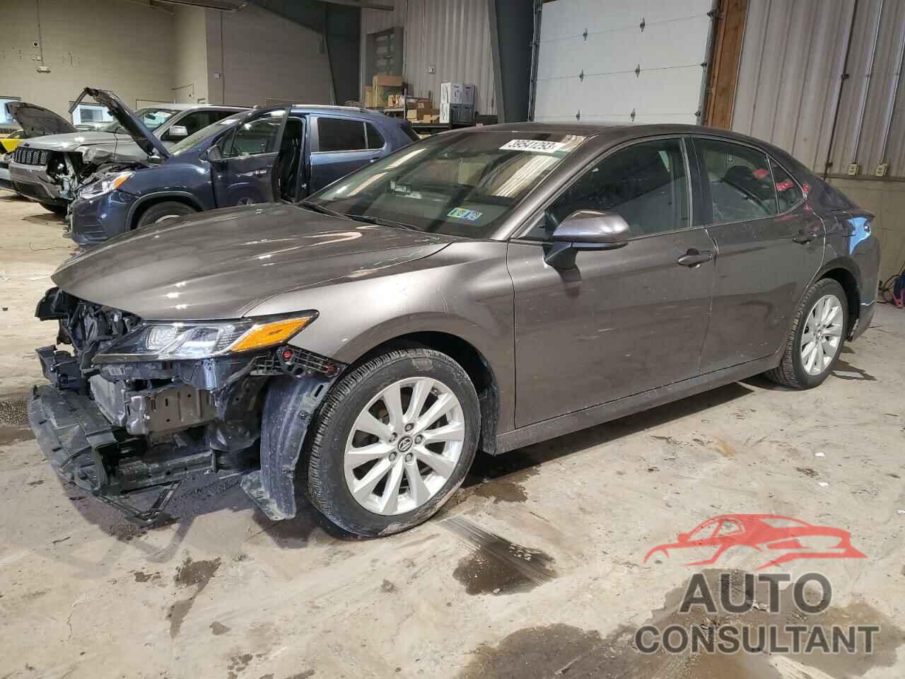 TOYOTA CAMRY 2018 - 4T1B11HK3JU118535