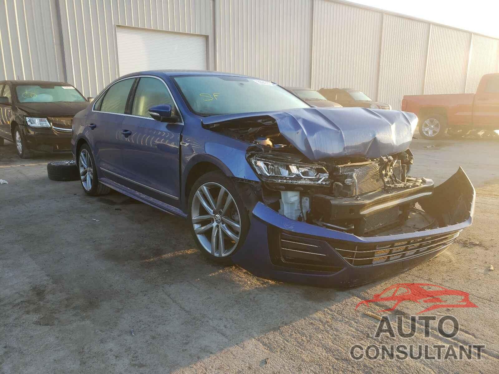 VOLKSWAGEN PASSAT 2017 - 1VWDT7A37HC049861