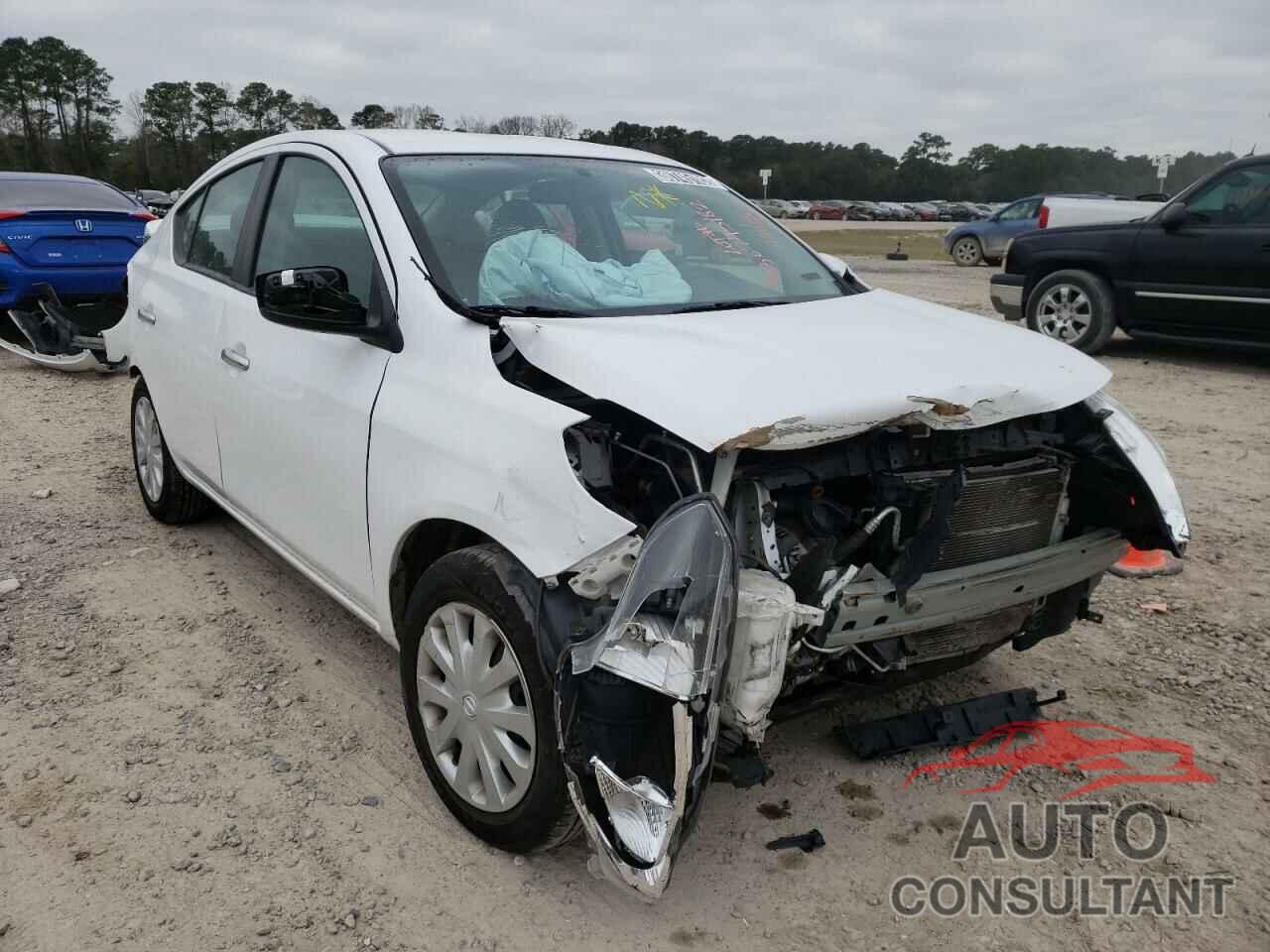 NISSAN VERSA 2019 - 3N1CN7AP4KL868269