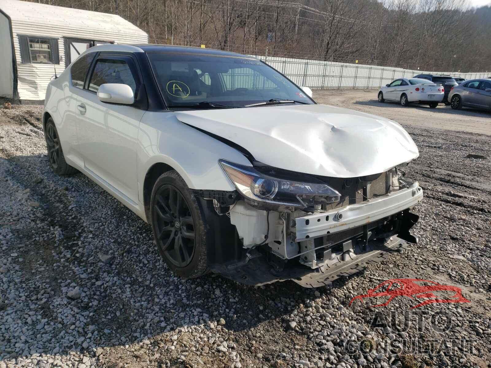 TOYOTA SCION 2016 - JTKJF5C71GJ024989