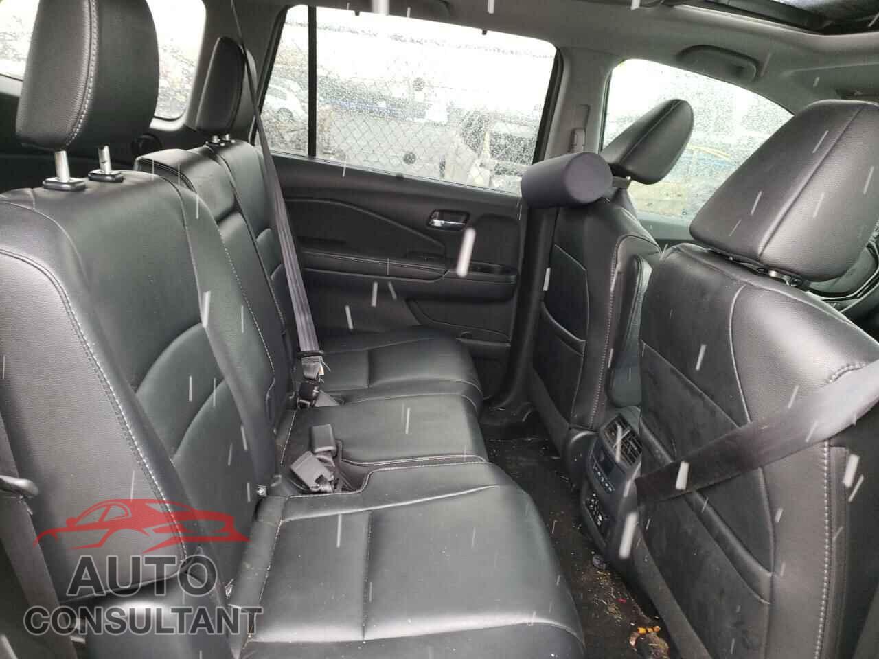 HONDA PILOT 2017 - 5FNYF6H99HB011003