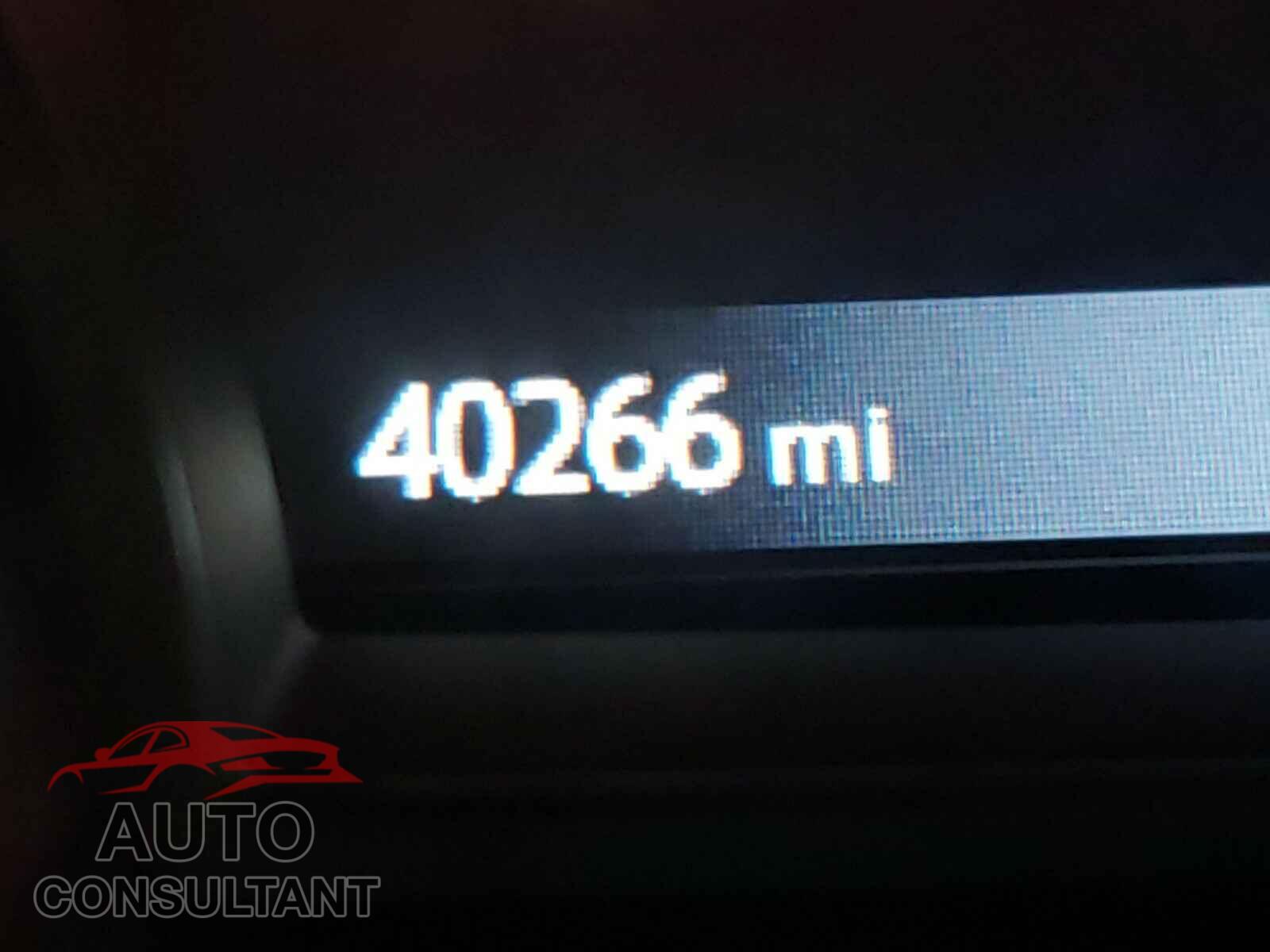 NISSAN PATHFINDER 2019 - 5N1DR2MN2KC584052