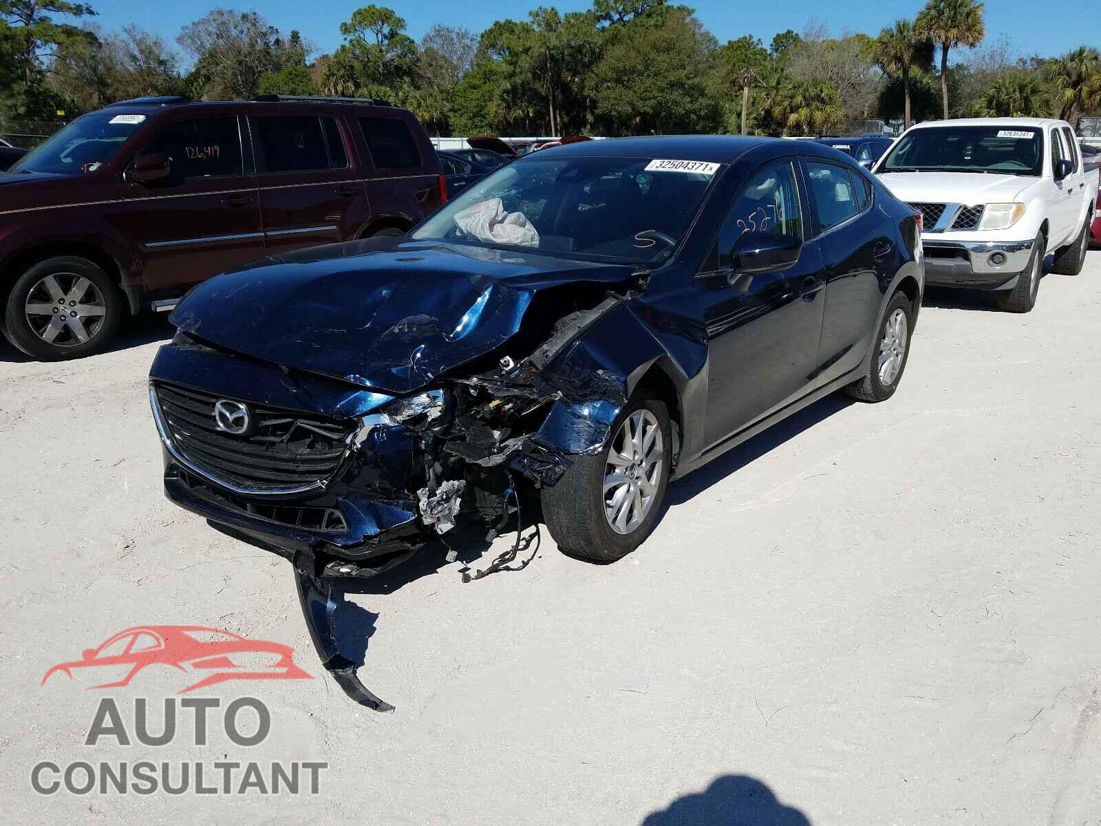 MAZDA 3 2018 - 5YFEPMAE3NP287348