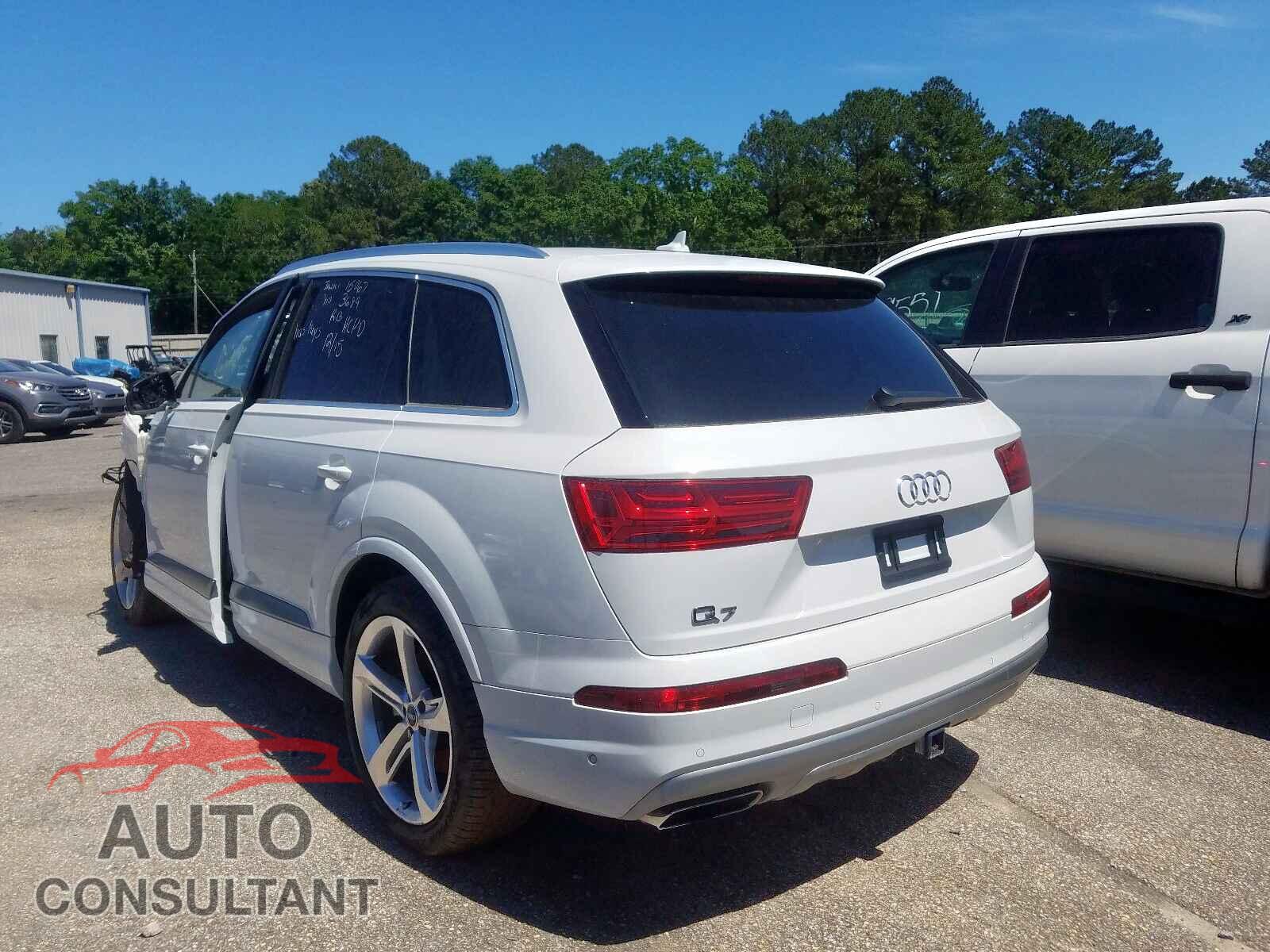 AUDI Q7 2019 - 1G1ZD5ST8JF186460