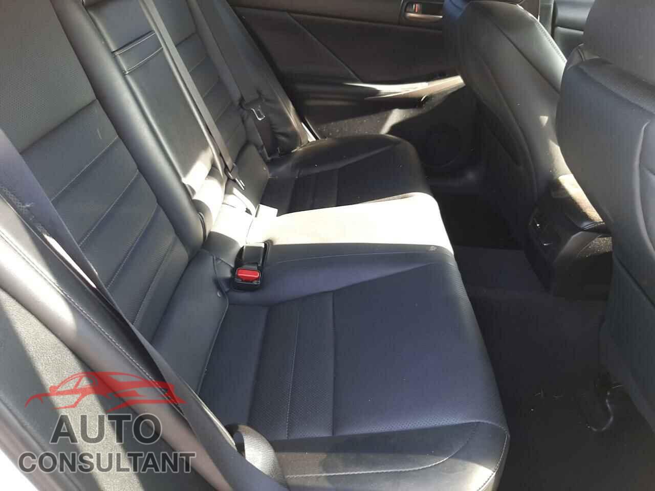LEXUS IS 2017 - JTHBA1D2XH5051526