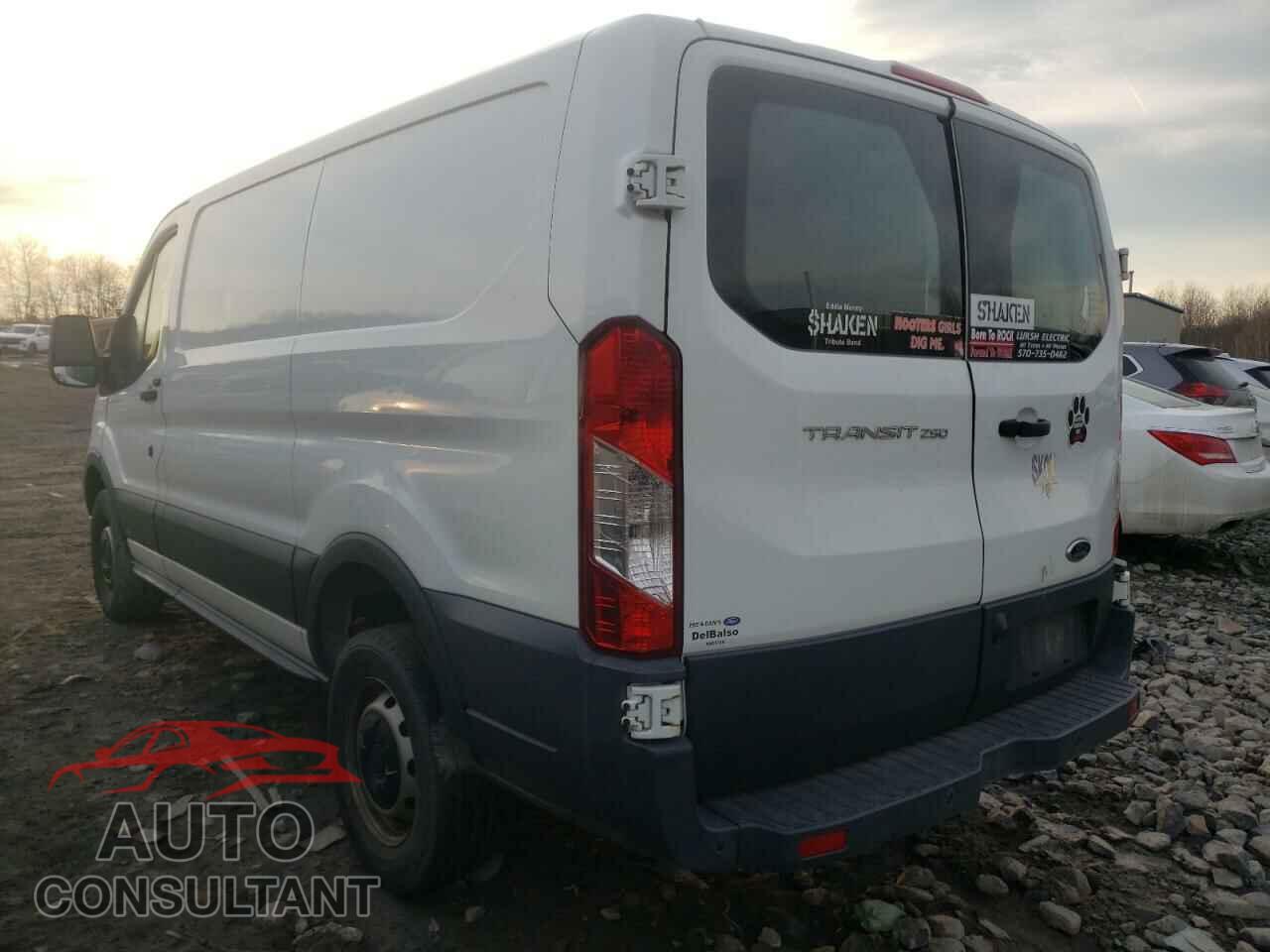 FORD TRANSIT CO 2017 - 1FTYR1YMXHKA09682