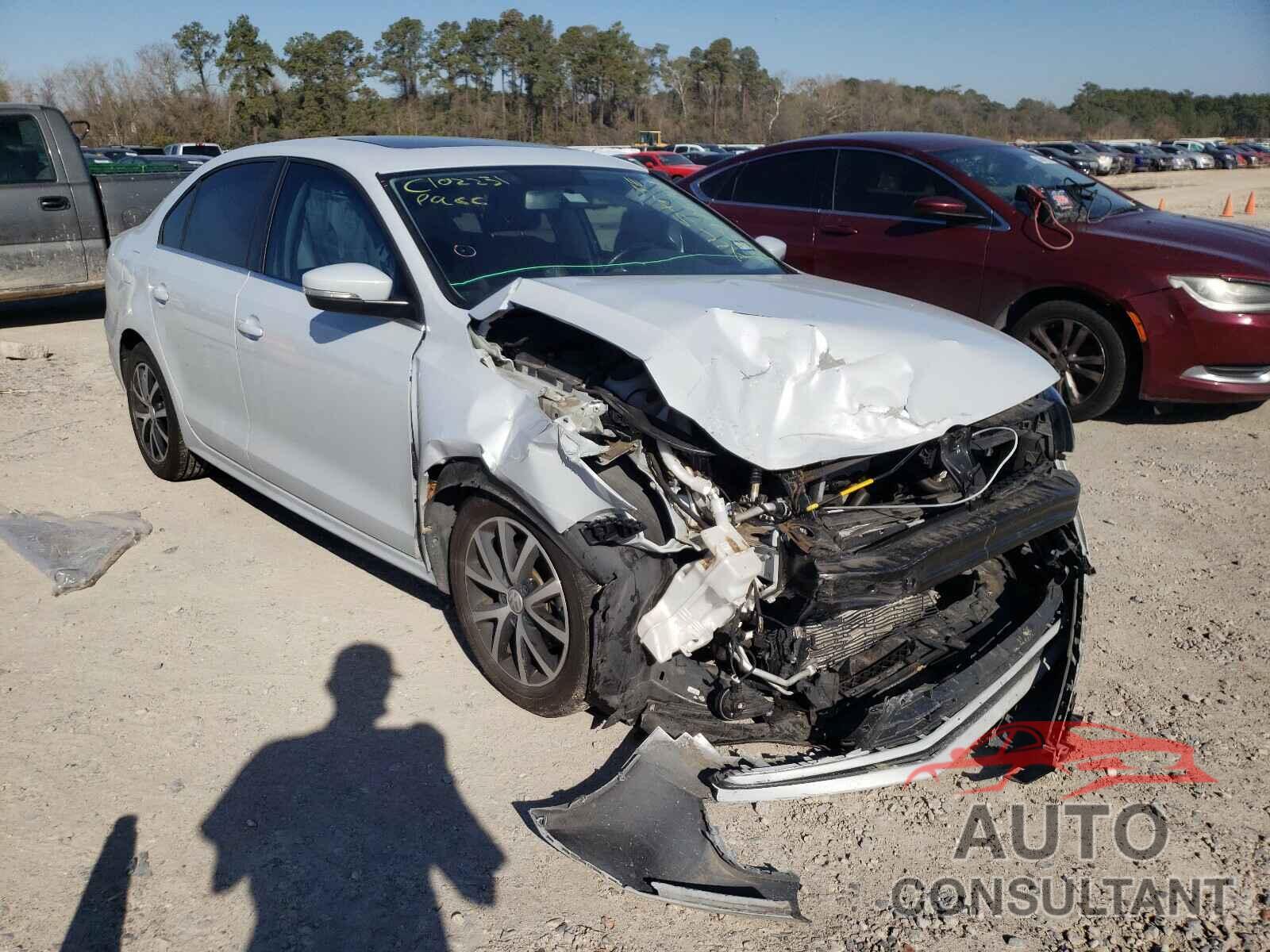 VOLKSWAGEN JETTA 2018 - 3VWDB7AJ1JM222070