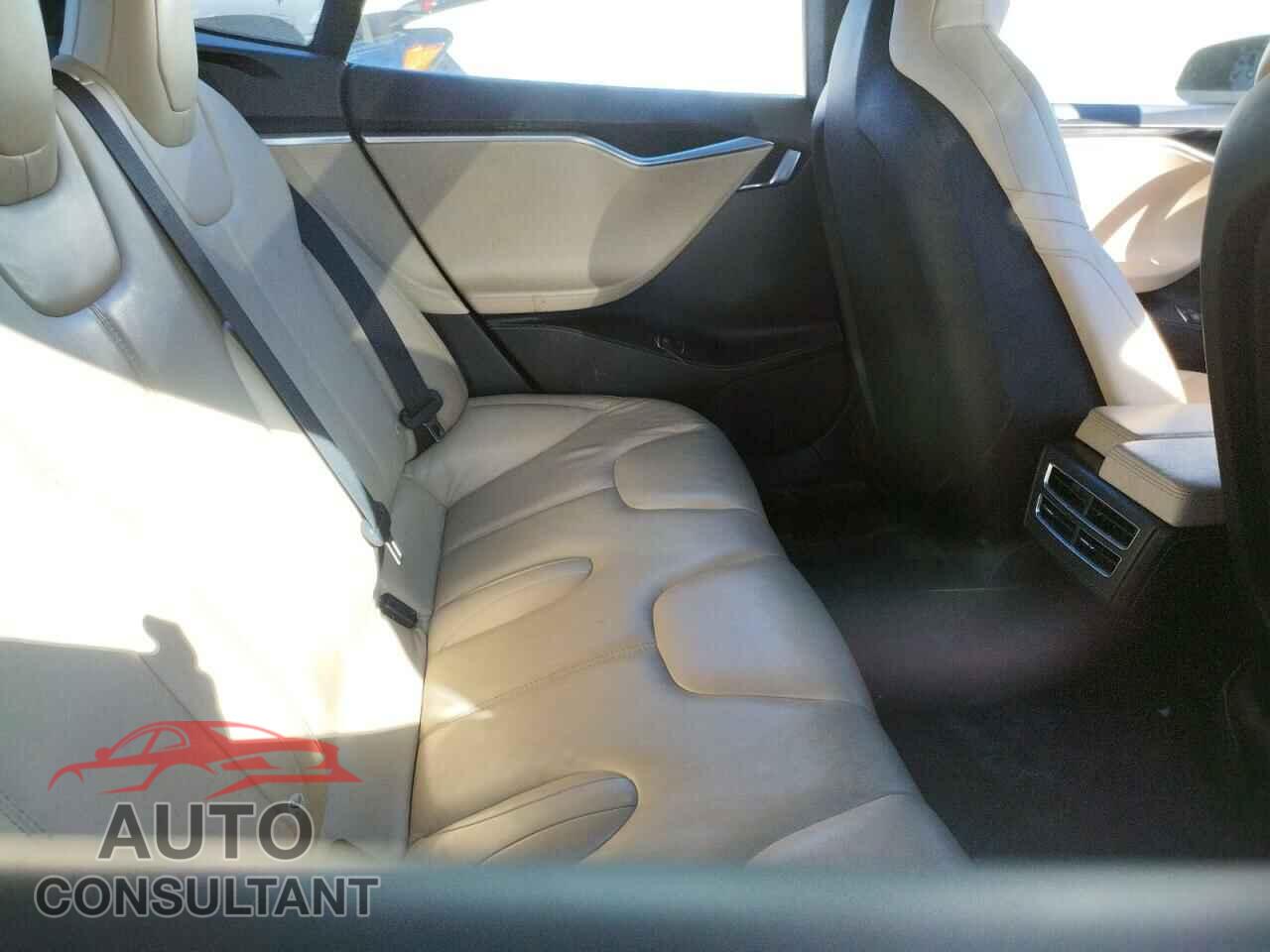 TESLA MODEL S 2016 - 5YJSA1E18GF152701