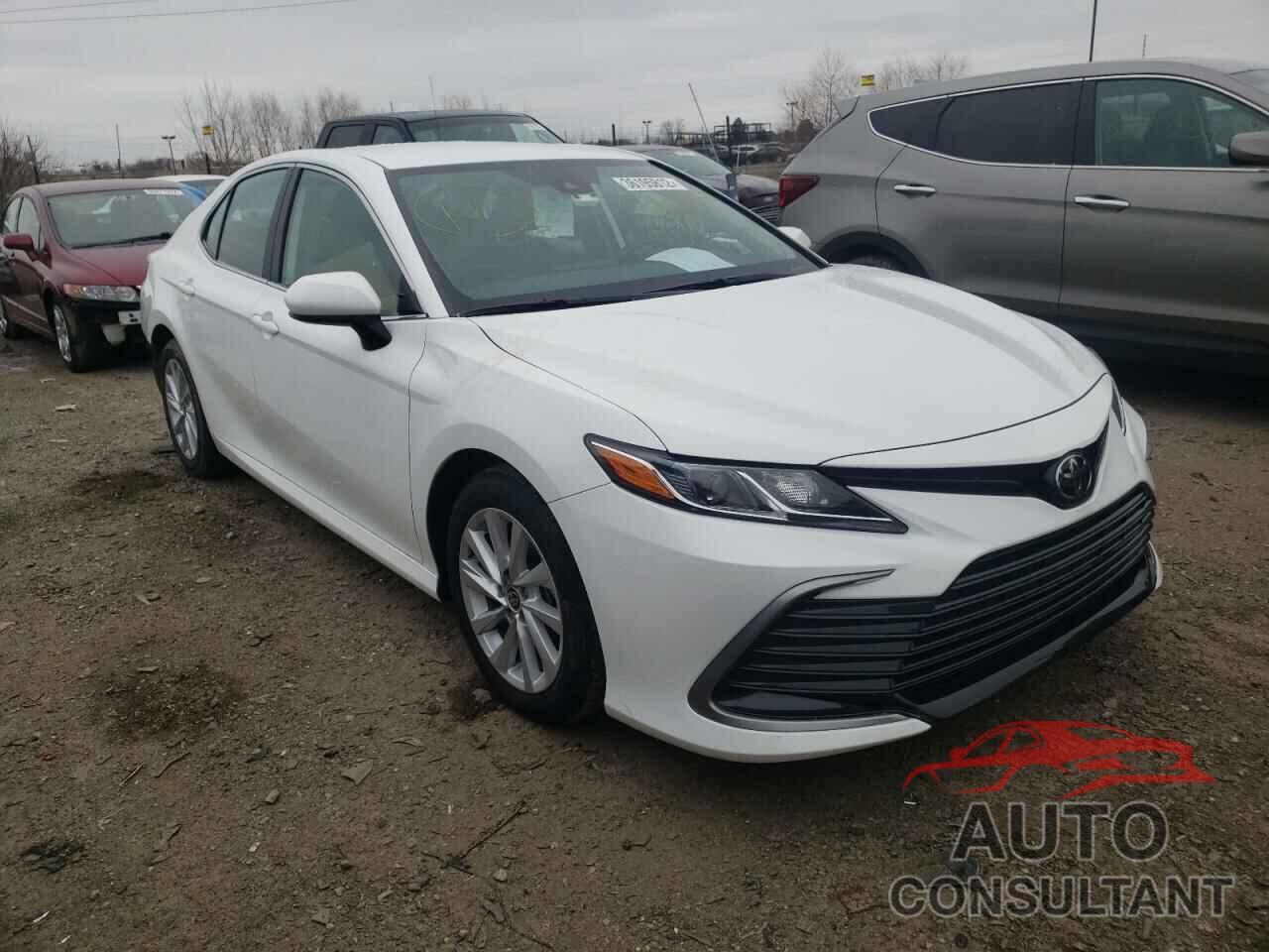 TOYOTA CAMRY 2022 - 4T1C11AK5NU648588