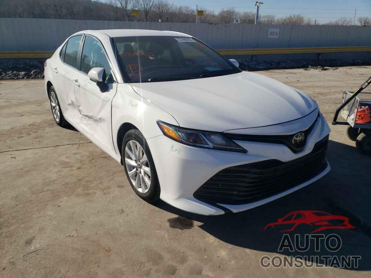 TOYOTA CAMRY 2018 - 4T1B11HK9JU081829