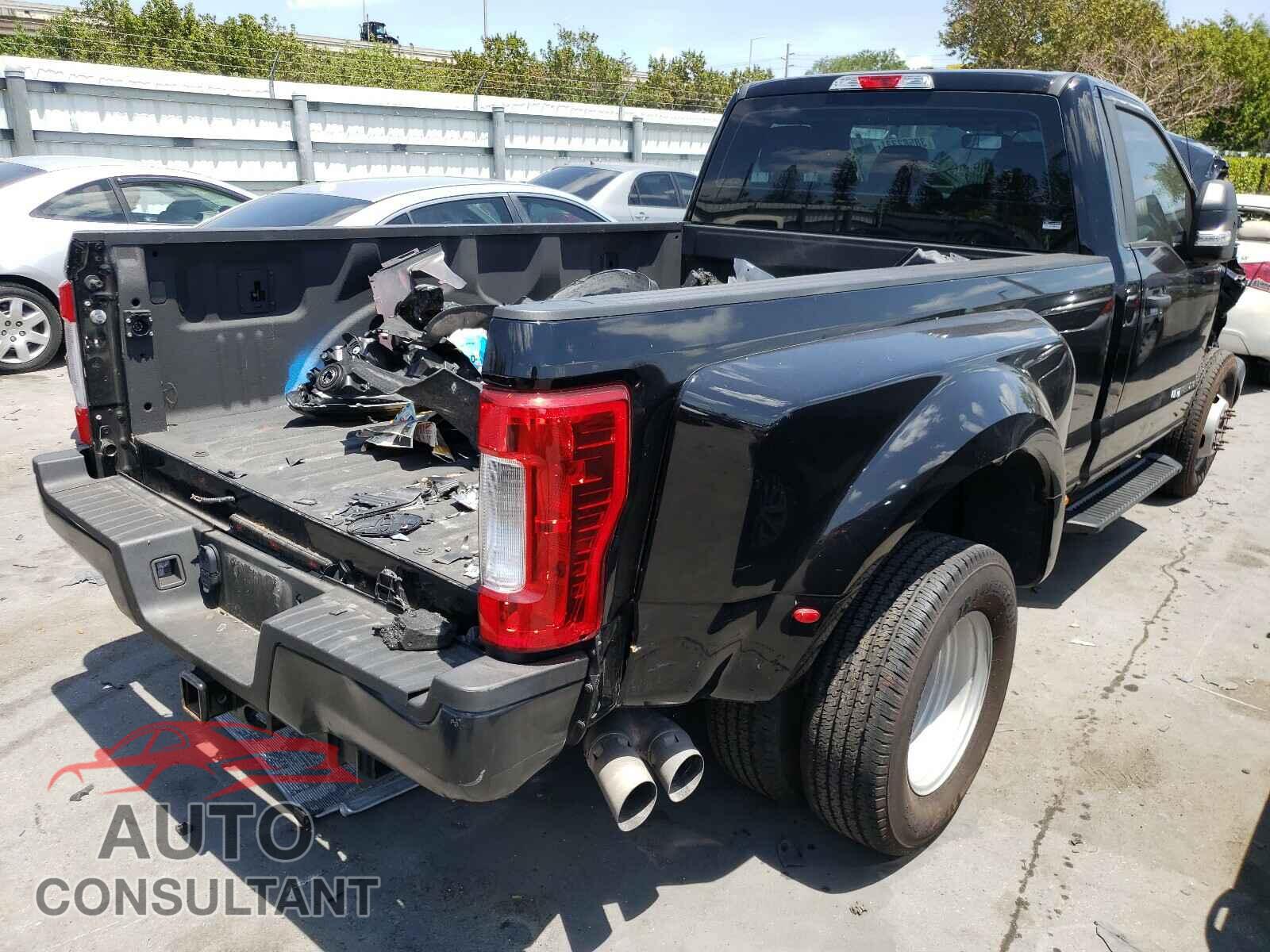 FORD F350 2018 - 1FTRF3CTXJEB41708