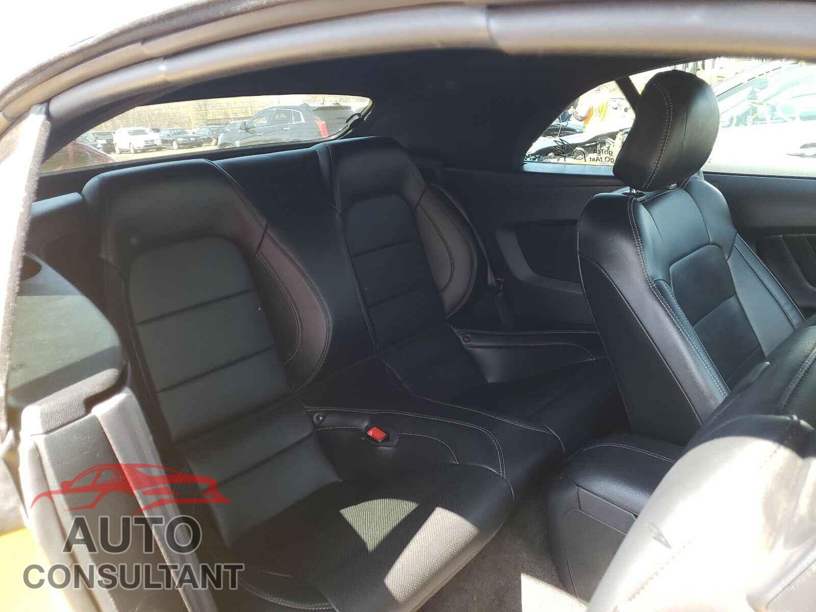 FORD MUSTANG 2018 - 1FATP8UH9J5143238