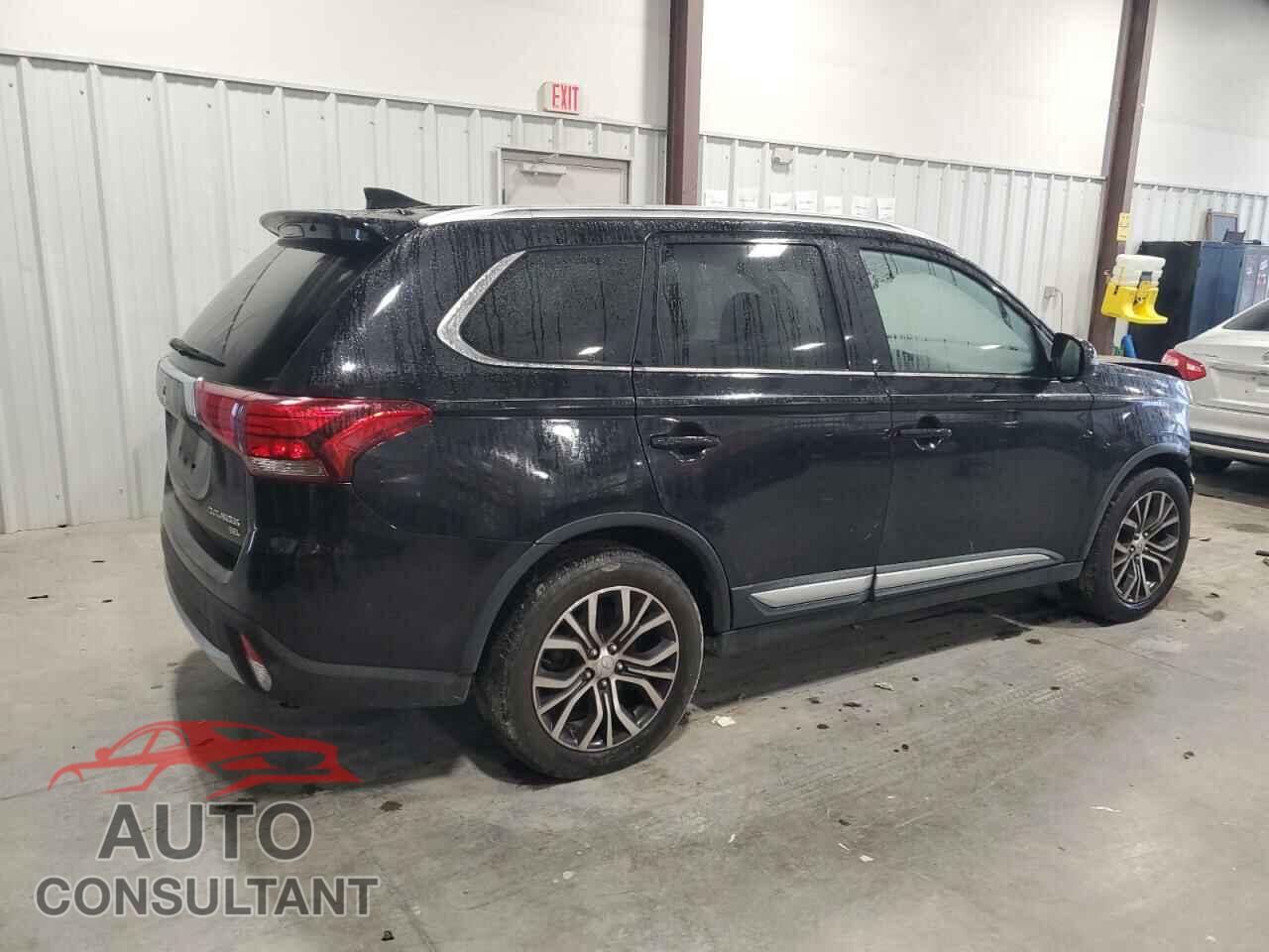 MITSUBISHI OUTLANDER 2018 - JA4AD3A33JZ044147
