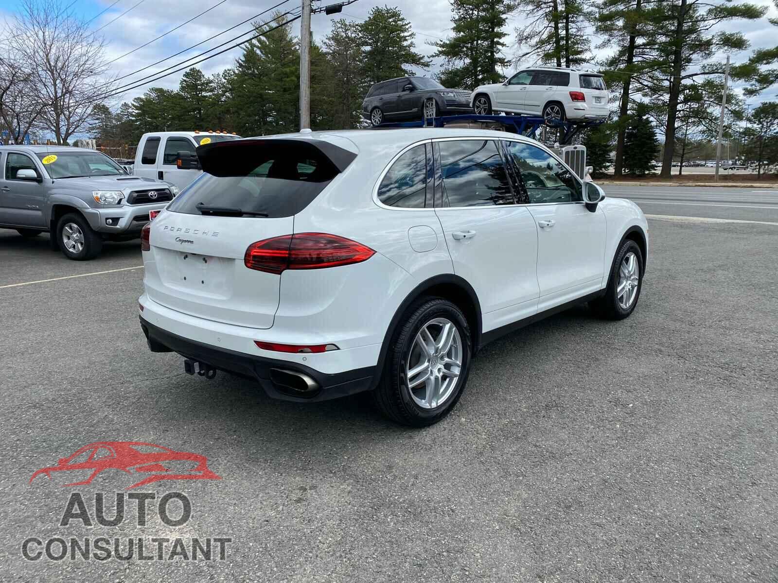 PORSCHE CAYENNE 2016 - WP1AA2A24GLA08686