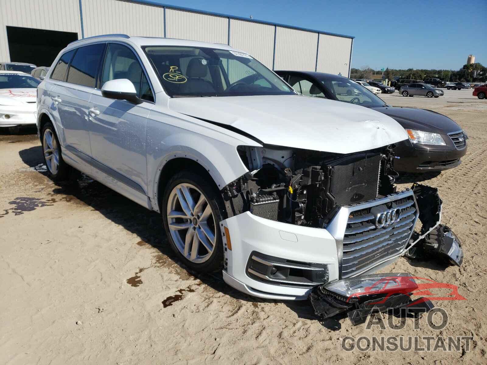 AUDI Q7 2018 - WA1VAAF77JD020019