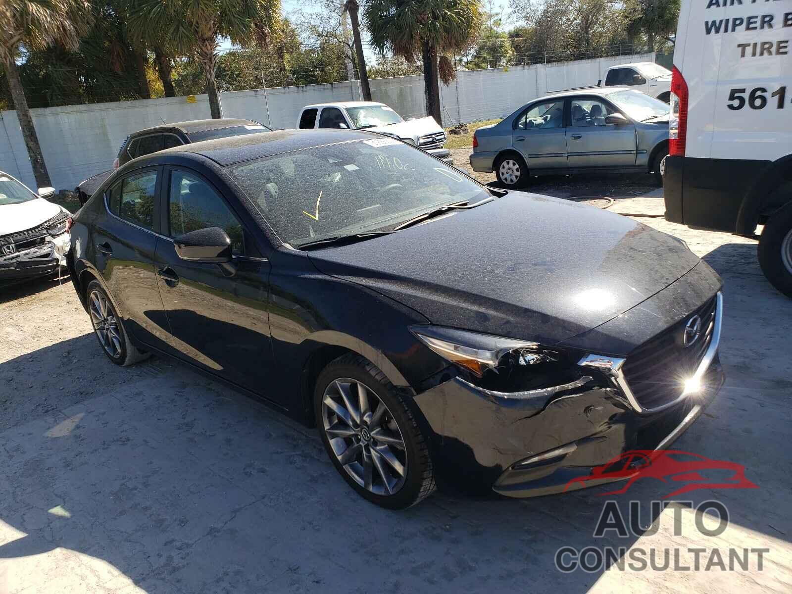 MAZDA 3 2018 - 3MZBN1V3XJM221166