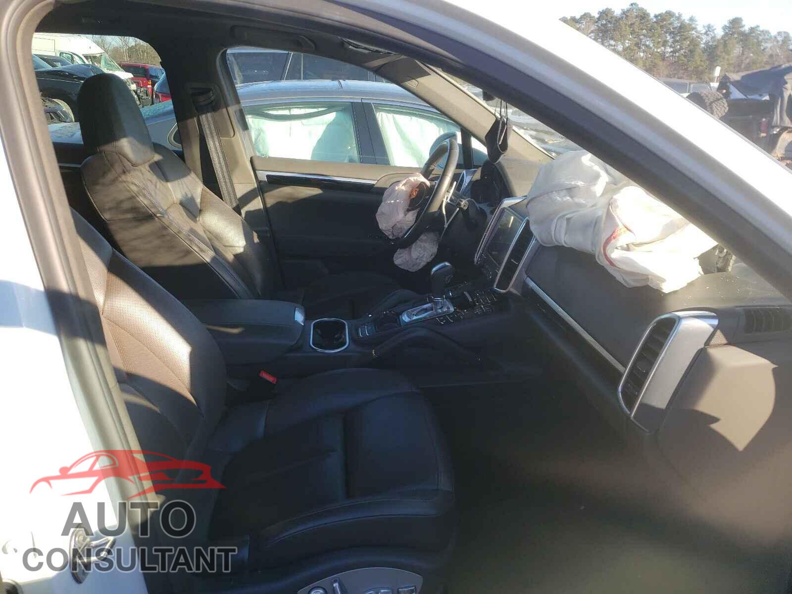 PORSCHE CAYENNE 2017 - WP1AA2A24HKA82682