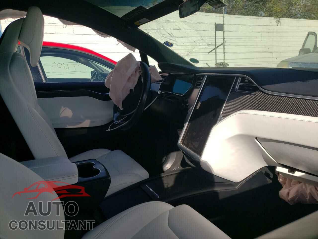 TESLA MODEL X 2017 - 5YJXCBE25HF061000