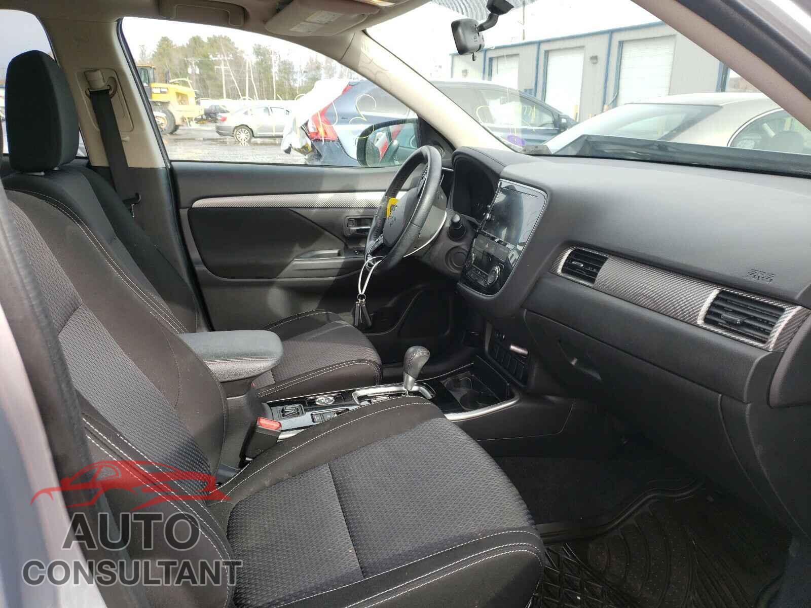 MITSUBISHI OUTLANDER 2017 - JA4AZ3A33HZ061638