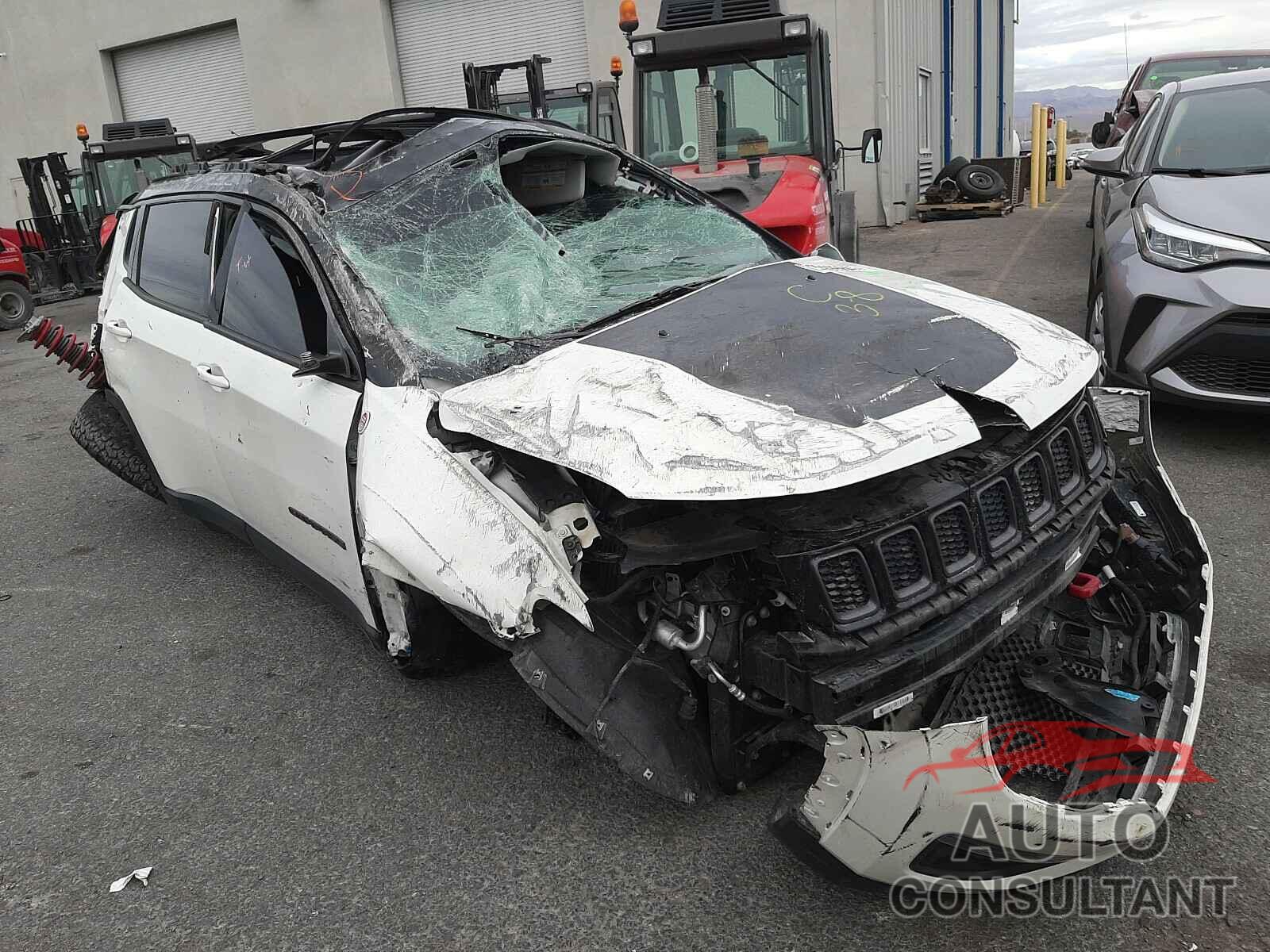 JEEP COMPASS 2018 - 3C4NJDDB4JT328757