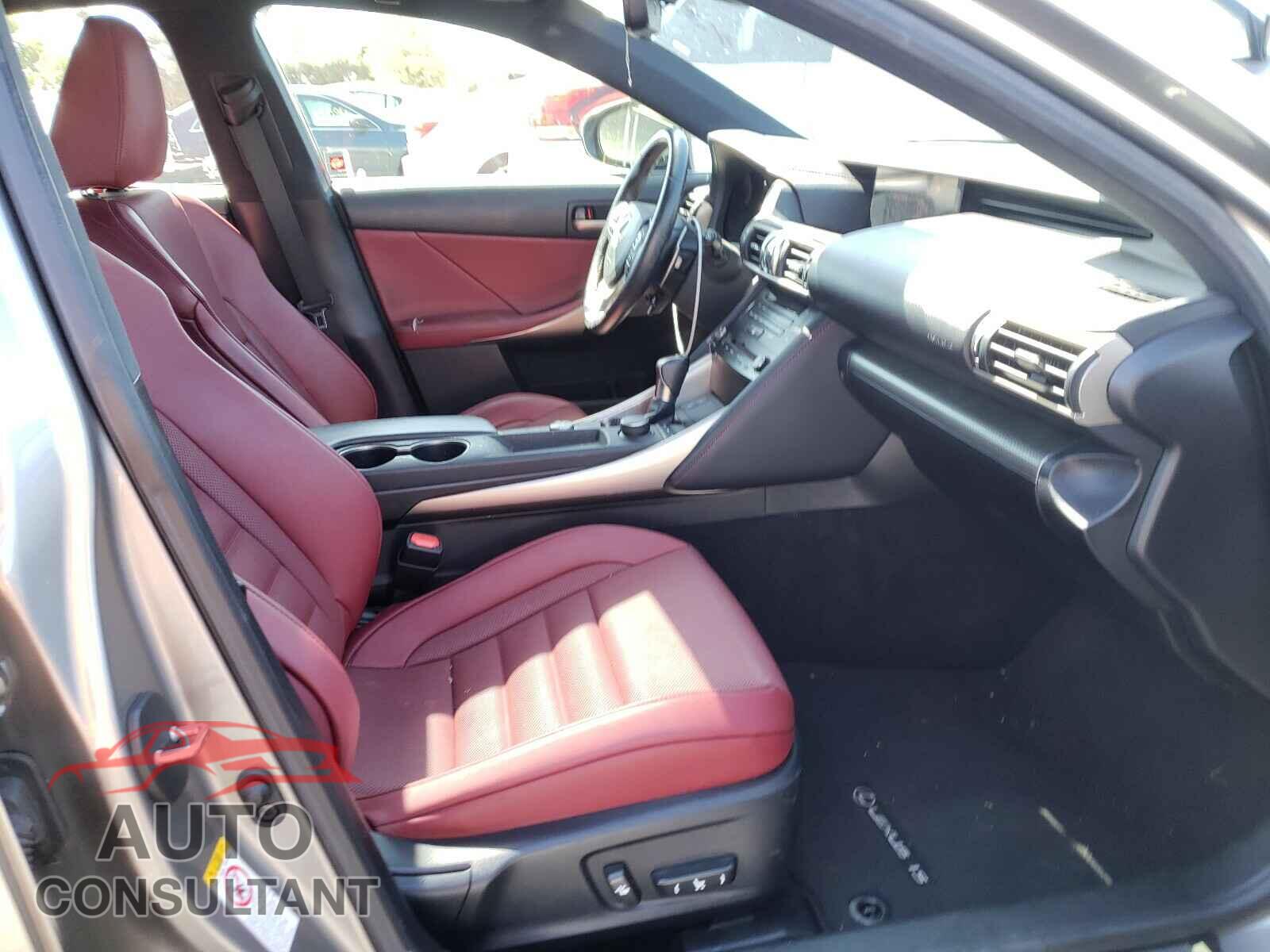 LEXUS IS 2018 - JTHBA1D29J5081476